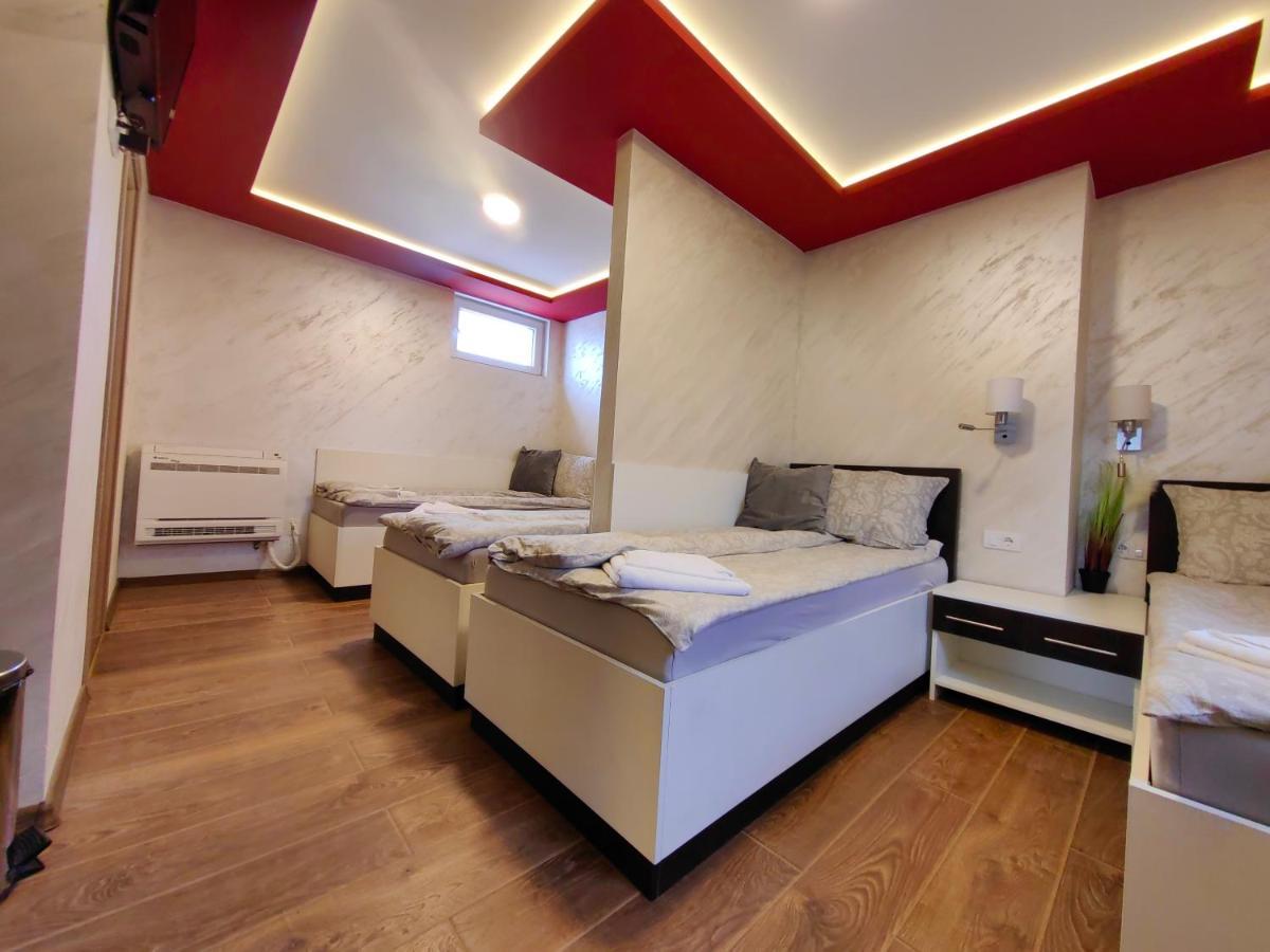Oldbrick Pub Hotel Sombor Bagian luar foto