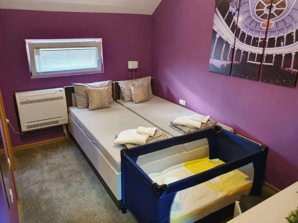 Oldbrick Pub Hotel Sombor Bagian luar foto