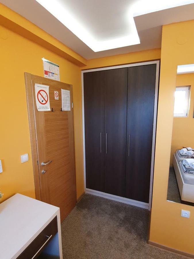 Oldbrick Pub Hotel Sombor Bagian luar foto