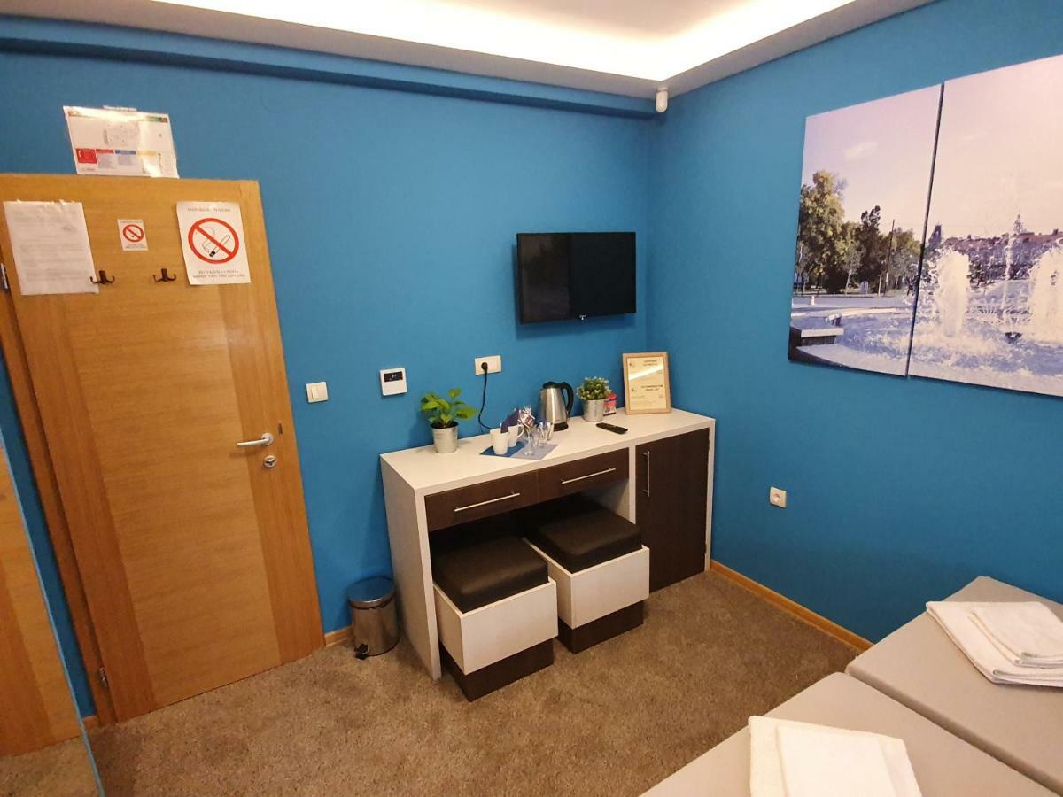 Oldbrick Pub Hotel Sombor Bagian luar foto