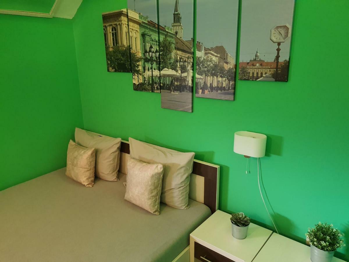Oldbrick Pub Hotel Sombor Bagian luar foto